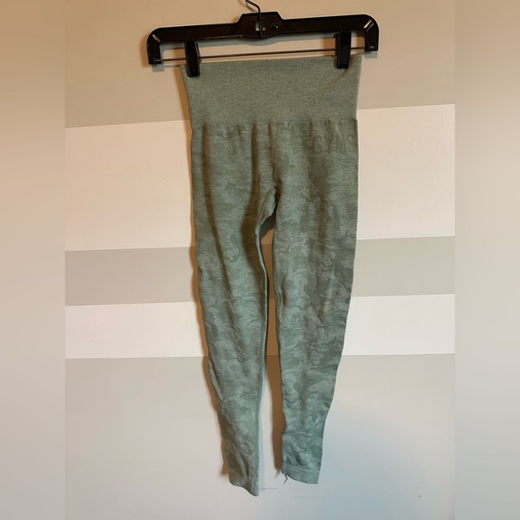 Gymshark Camo Seamless Sage Green Legging - Picture 3 of 4